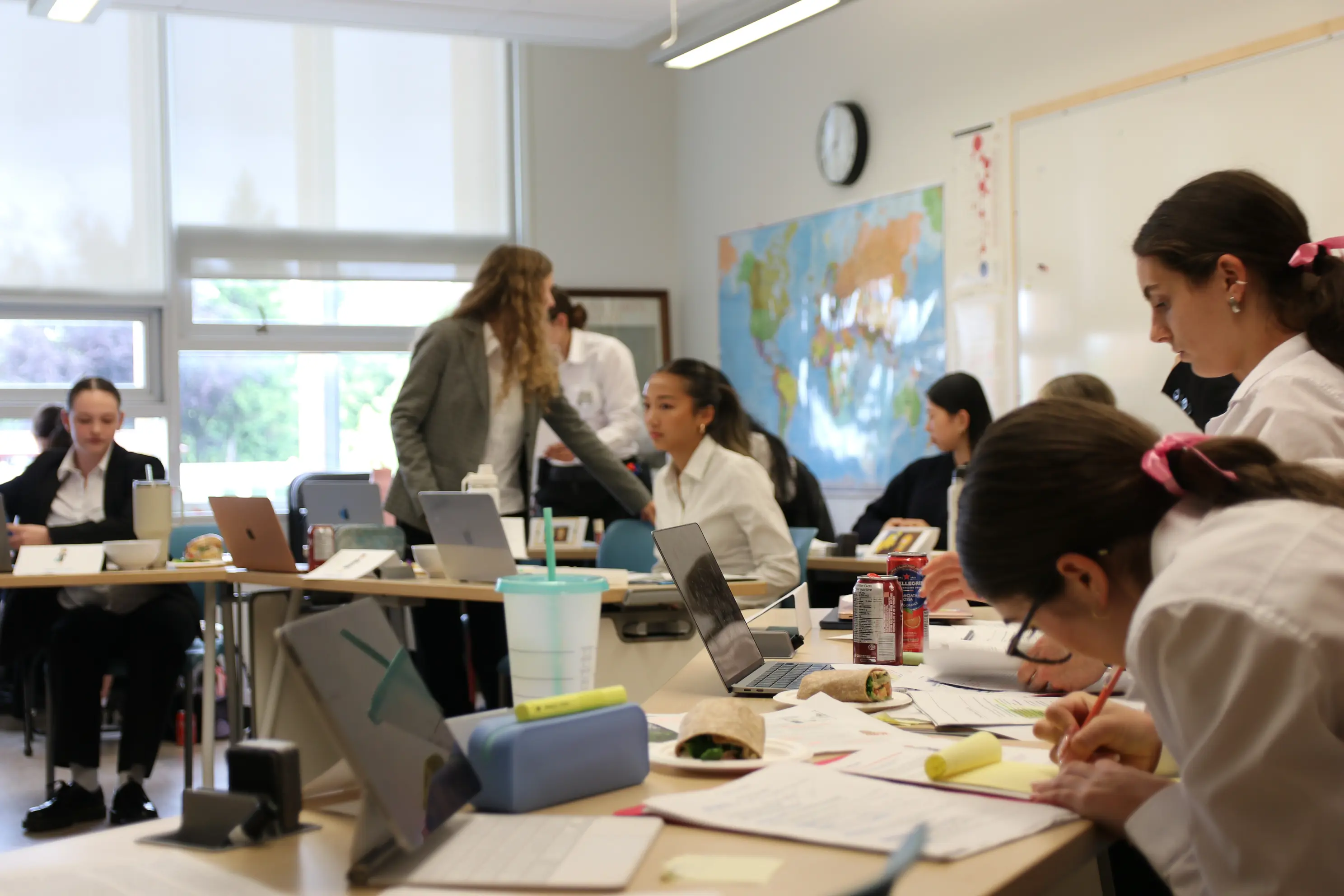 OptimizedImage,Optimized,senior school,Students,Classroom