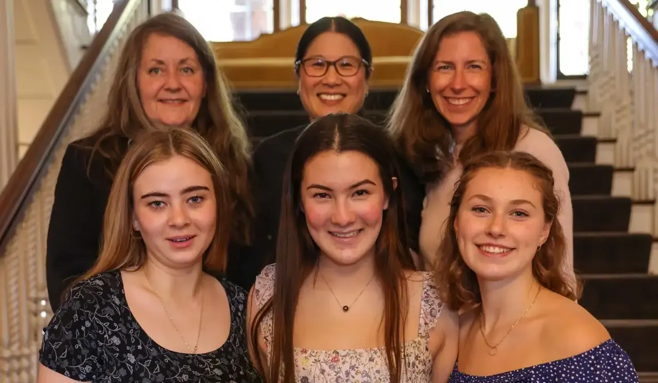 Alum mums and daughters